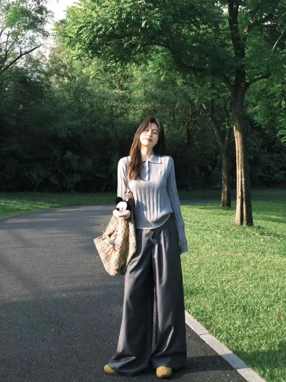 2025秋季新款甜美风POLO领长袖针织衫女显瘦减龄上衣百搭阔腿裤