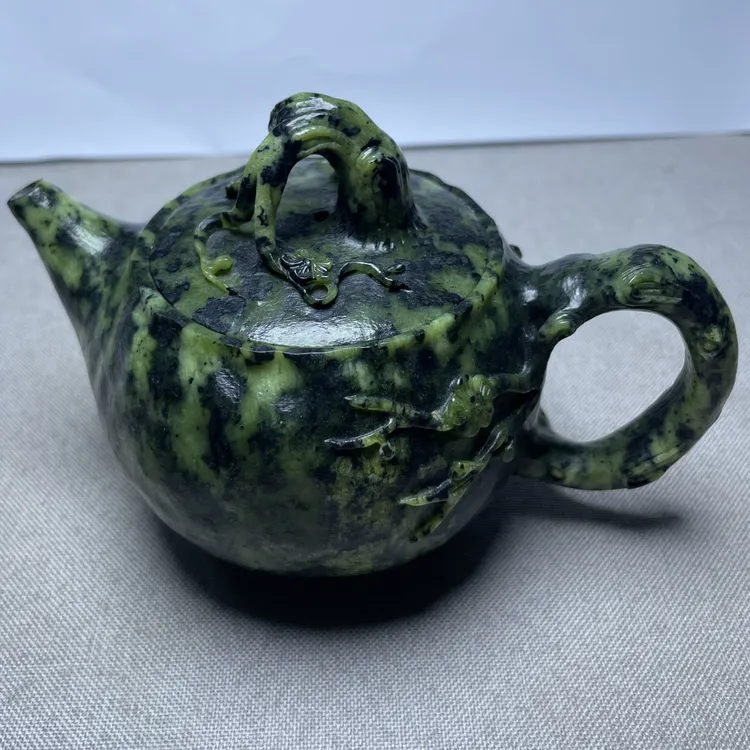 天然藏玉药王梅庄壶，整石整雕，纯手工雕刻