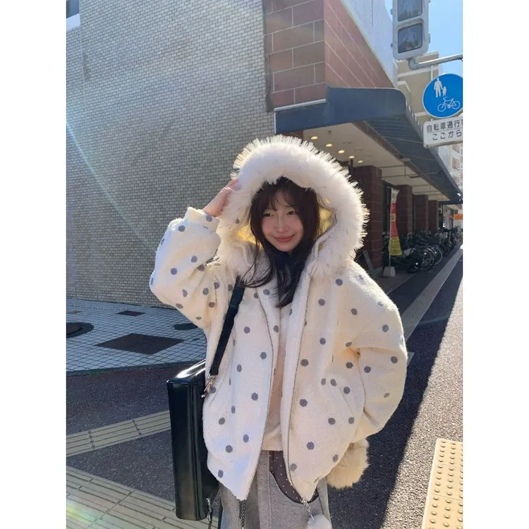 时尚减龄连帽毛领加棉加厚波点派克服女2025冬季新款休闲百搭防寒