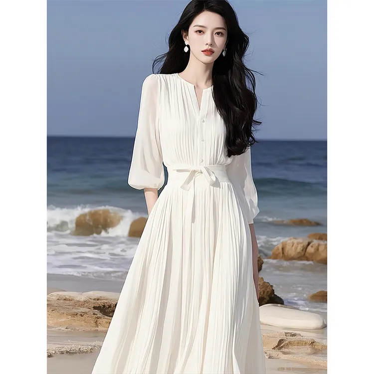 温柔风白色连衣裙女夏季2025新款名媛气质V领海边度假雪纺裙长裙