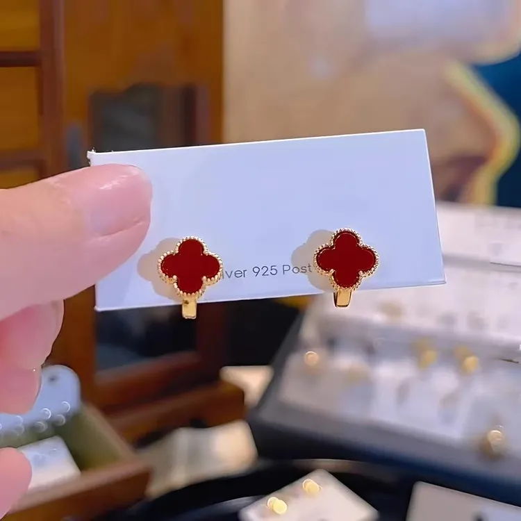 高级感幸运红色四叶草耳钉女轻奢耳环时尚简约小众设计耳饰显脸瘦