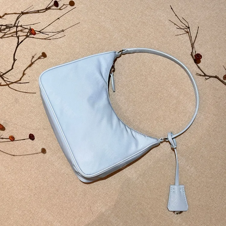 PM王囡囡 蓝色腋下小包包 ND1A0605