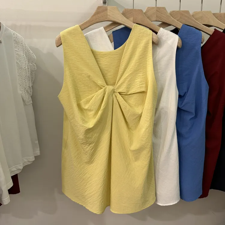 韩系度假风扭结V领无袖背心女2025夏季新款独特绝美小衫减龄上衣