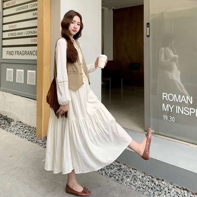 气质温柔米白色连衣裙马甲套装女春秋新款显瘦减龄时尚裙子两件套