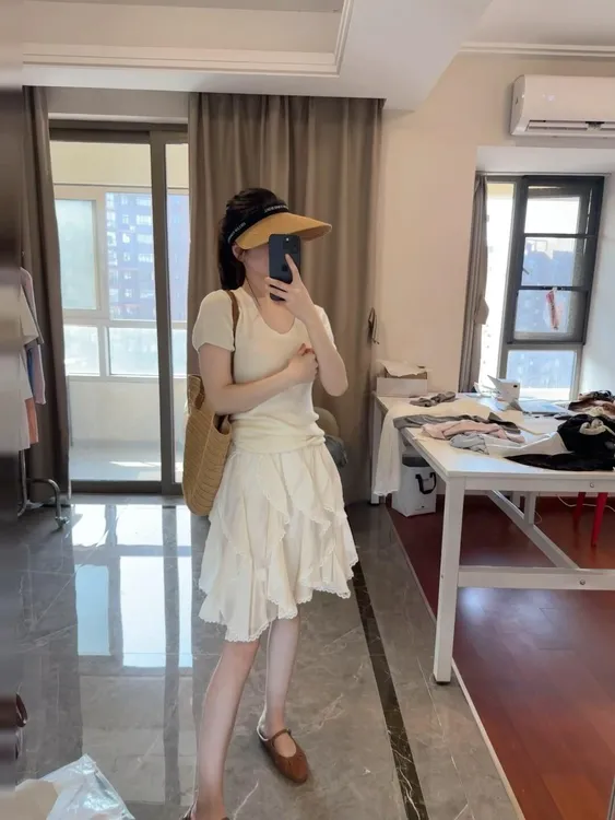 2025春季新款韩系气质穿搭V领简约短袖上衣不规则百搭半身裙套装