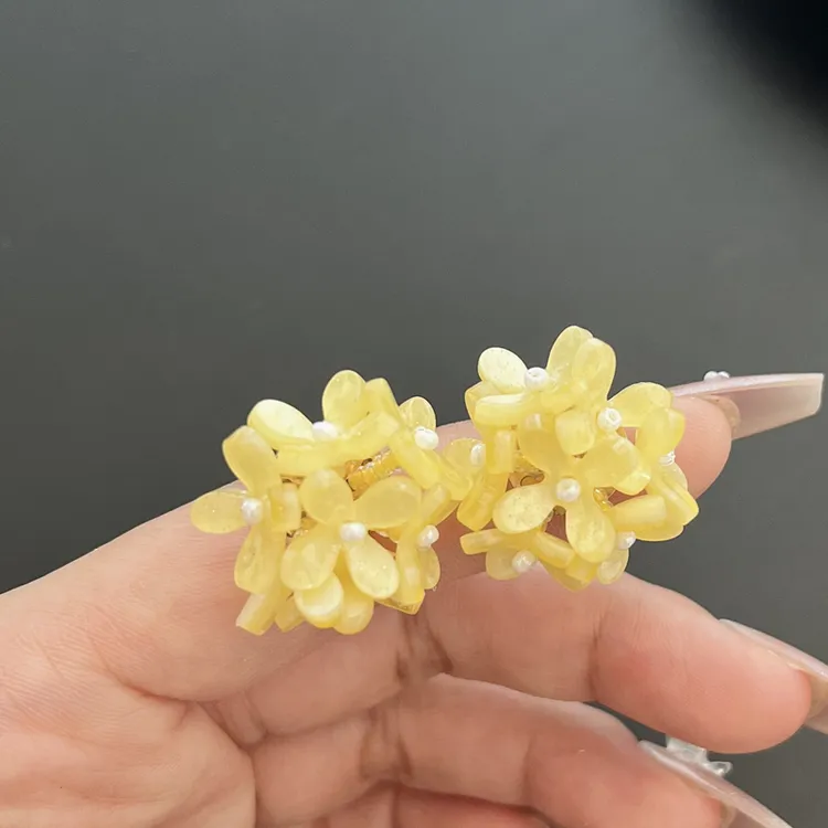 铜合金树脂耳饰 秋季新款桂花黄色耳环时尚气质手工串珠耳钉耳夹
