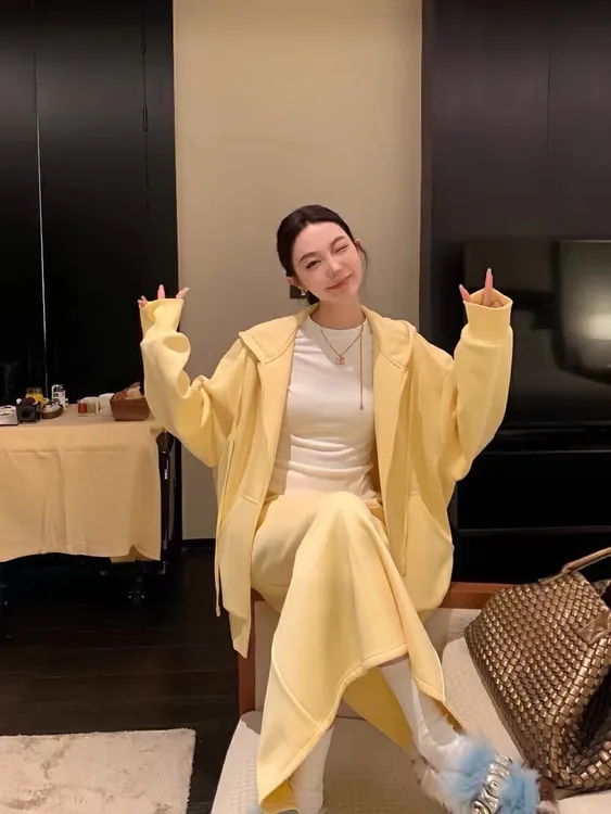 2025年时尚休闲大码女韩系休闲连帽外套开叉半身裙女慵懒风两件套