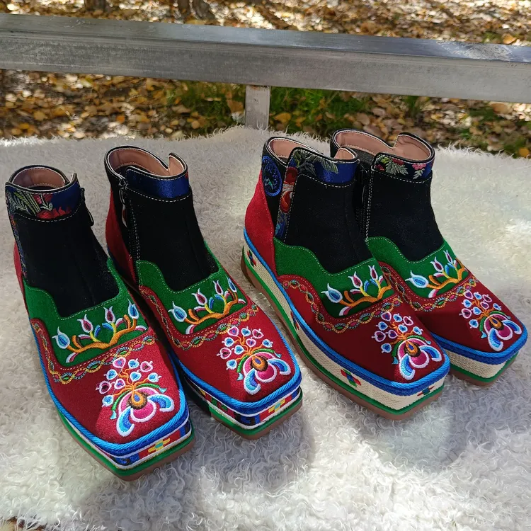 短靴防滑民族风格时尚保暖平底款女鞋百搭