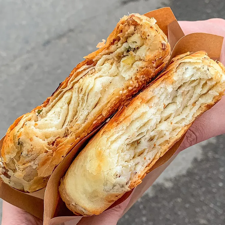 【吊炉饼】椒盐火烧发面千层饼山东特产潍坊烧饼早餐半成品麻酱烧饼