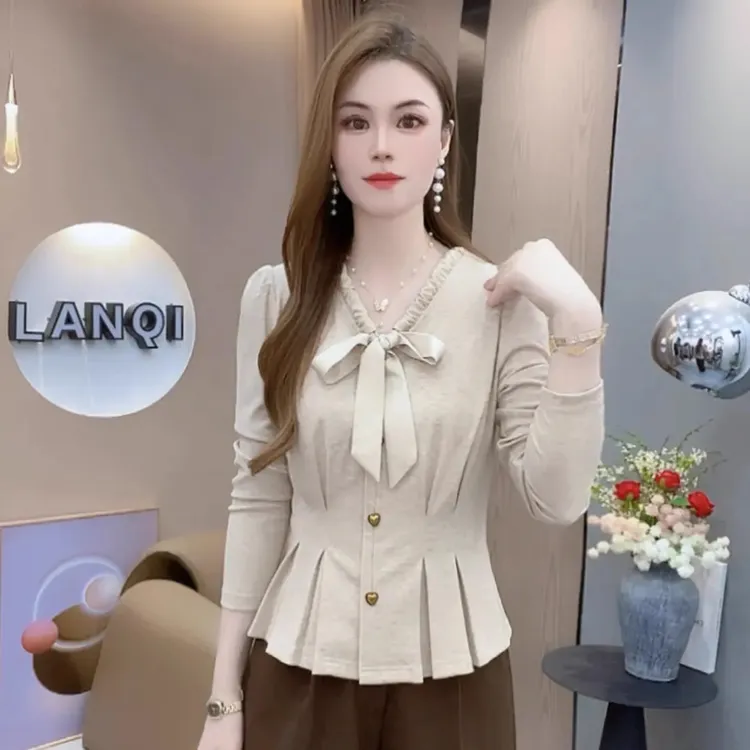 时尚上衣女2025秋季新款洋气显瘦百搭蝴蝶结长袖打底衫设计感小衫