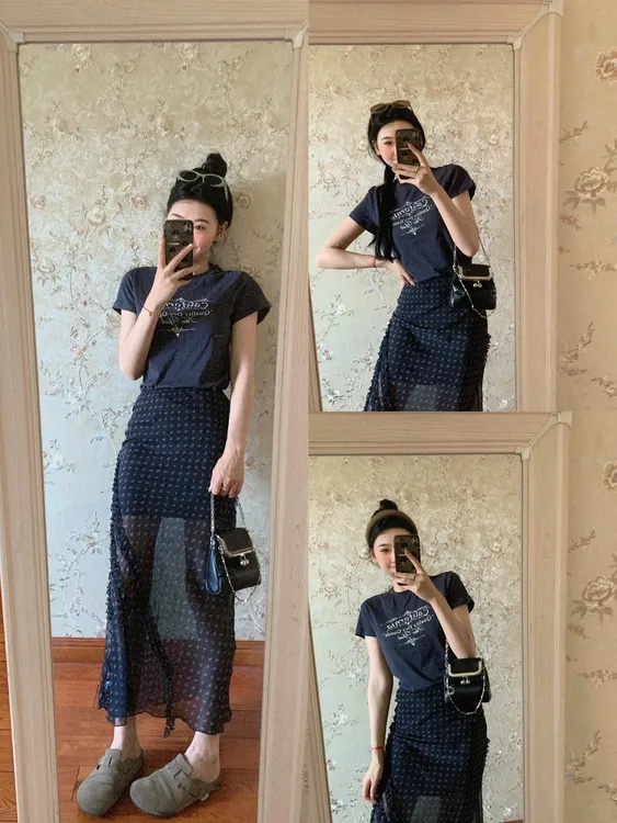 【旅行艺术】法式复古黑色雪纺碎花半身裙度假风字母印花T恤套装