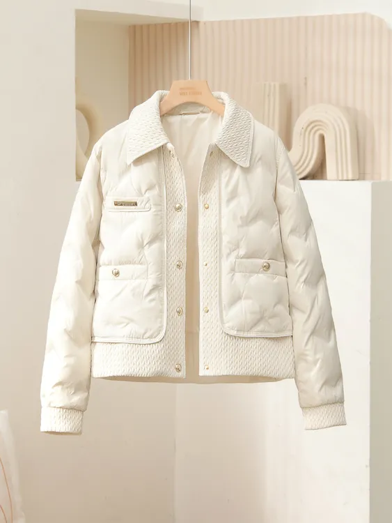 2025年冬新款羽绒服女短款轻薄白鸭绒小香风保暖外套