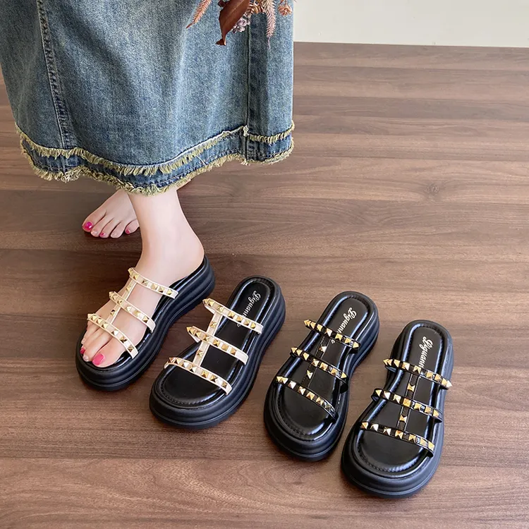 2025露趾女铆钉夏季网红爆款罗马凉鞋松糕底时尚女鞋厚底凉拖鞋女