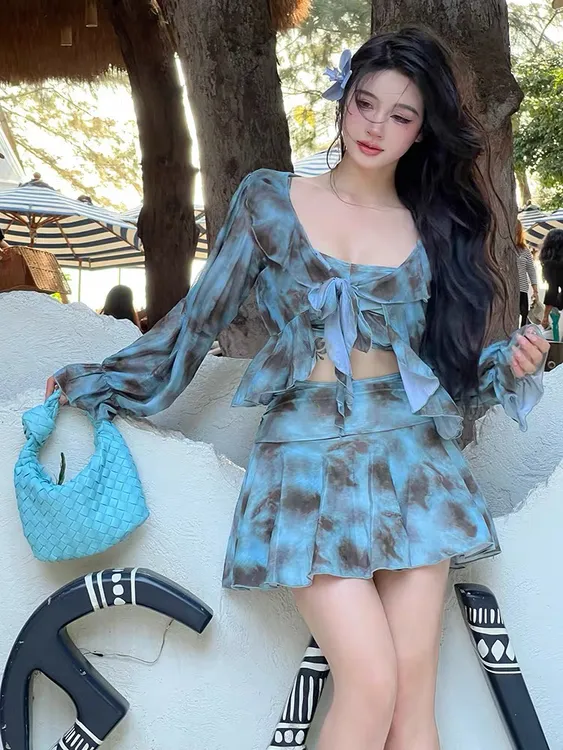 泳衣女2024新款渲染蓝三件套比基尼大码性感钢托聚拢温泉度假沙滩
