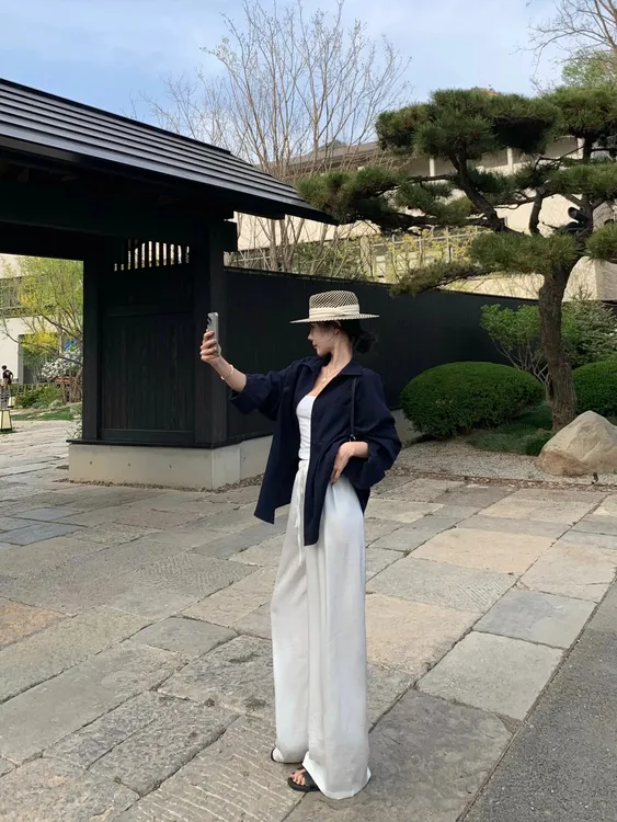 2025夏季新款时尚打底上衣温柔气质显瘦洋气休闲性感辣妹外穿上衣