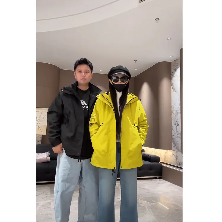 宿慕SUMU三合一男女同款连帽冲锋衣9-13新款百搭时尚情侣外套2518