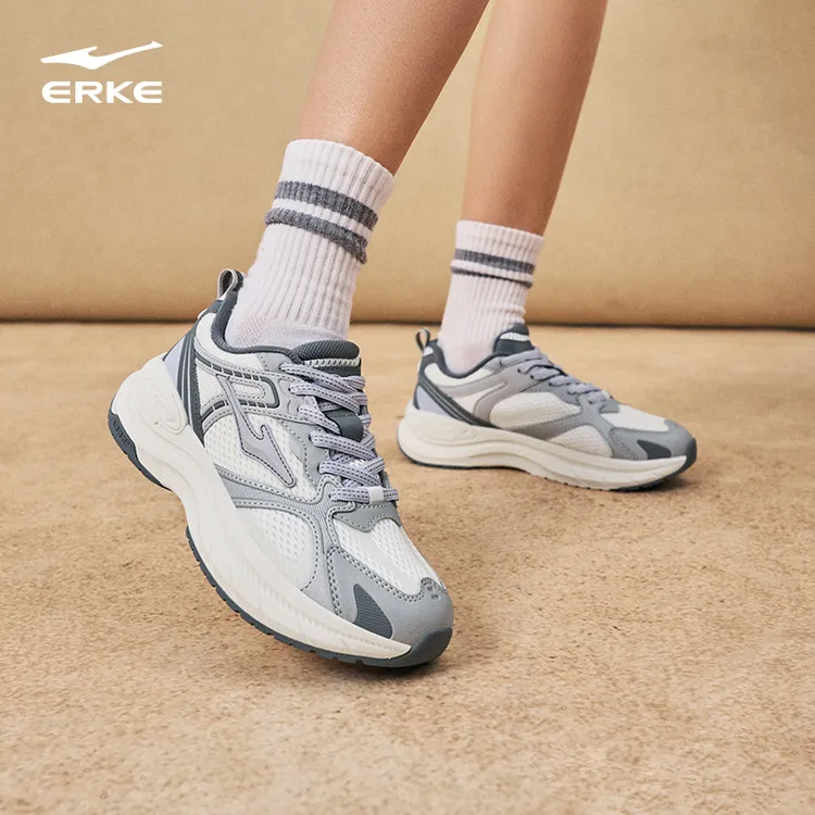 繁星鸿星尔克休闲鞋女秋冬季运动鞋女百搭增高轻便户外休闲鞋情侣