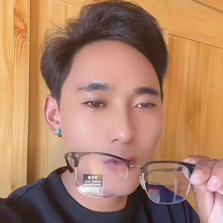 新款防辐射防紫外线变色一镜两用男女同款眼镜