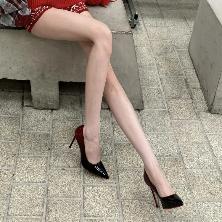 2025新款黑红渐变色漆皮高跟鞋女细跟尖头浅口性感红底时尚女鞋