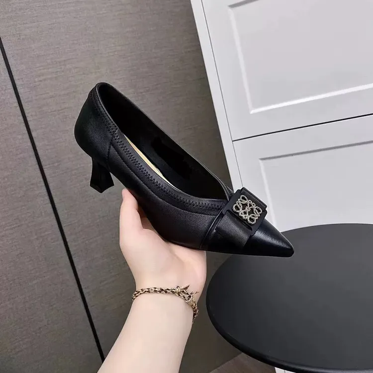 秋季新款羊皮单鞋，欧美尖头蝴蝶结高跟女士单鞋