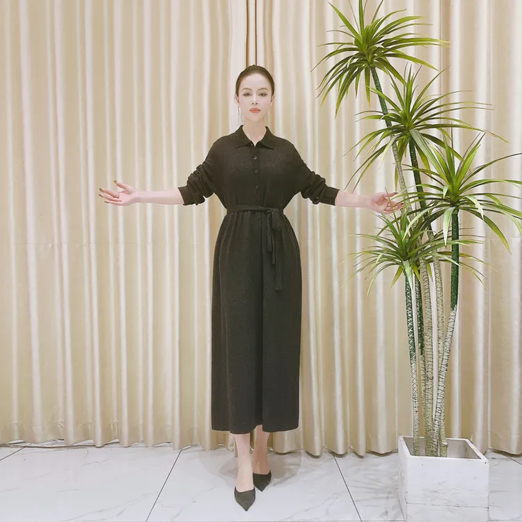 9827炭灰植绒设计款羊毛气质设计师秋冬长款轻奢针织连衣裙复古