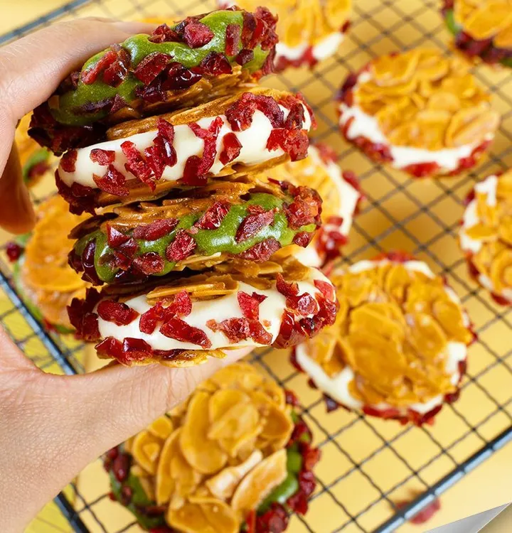 蔓越莓抹茶扁桃仁夹心酥香脆营养办公室解馋零食优选