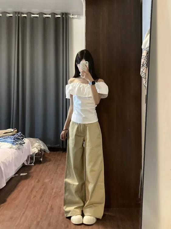 法式赫本风荷叶边一字肩短袖t恤女夏季气质修身显瘦短款露肩上衣