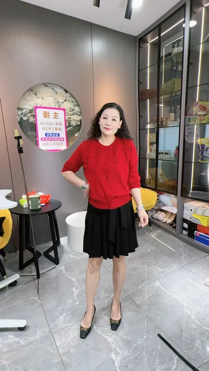 1300新款洋气木耳边针织上衣99527