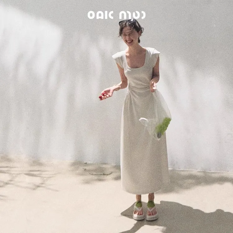 Oakmoo Basic*小岛的夏天 莱赛尔U领亲肤日常直角肩收腰连衣裙