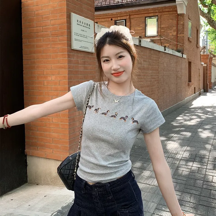 B春夏正肩短袖T恤女装2025新款可爱印花休闲修身小众上衣显瘦
