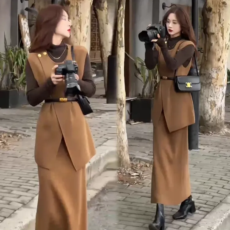 时尚套装裙女2025秋季新款时髦洋气半高领打底衫马甲半身裙三件套