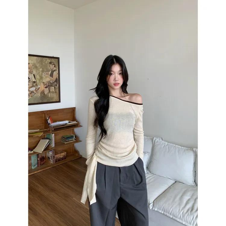 withmin凉皮 玻璃画报 斜肩露肩辣妹收腰微透早秋长袖上衣2523791