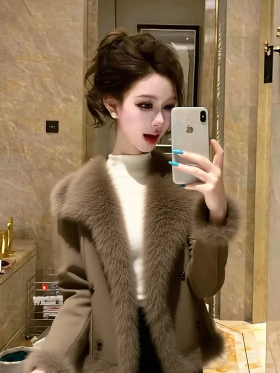 高级小众不撞款独特好看保暖咖色毛领加绒加厚外套女2025新款冬季