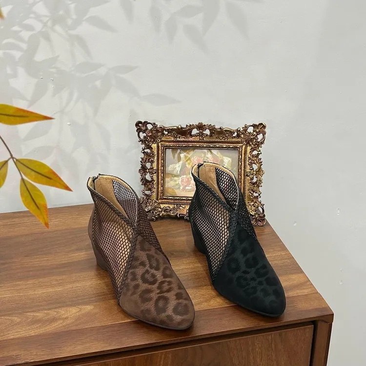 法式网纱凉靴女2025夏季新款豹纹凉靴坡跟软底后拉链复古时装凉靴