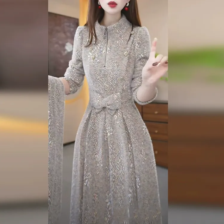 高档贵妃绒时尚洋气简约优雅礼服裙2025秋冬新款中长收腰连衣裙女