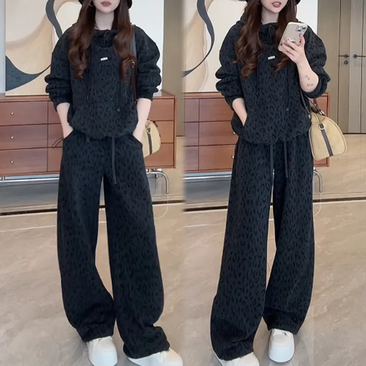 冬季新款洋气连帽小标卫衣+松紧腰休闲裤豹纹加绒套装慵懒两件套