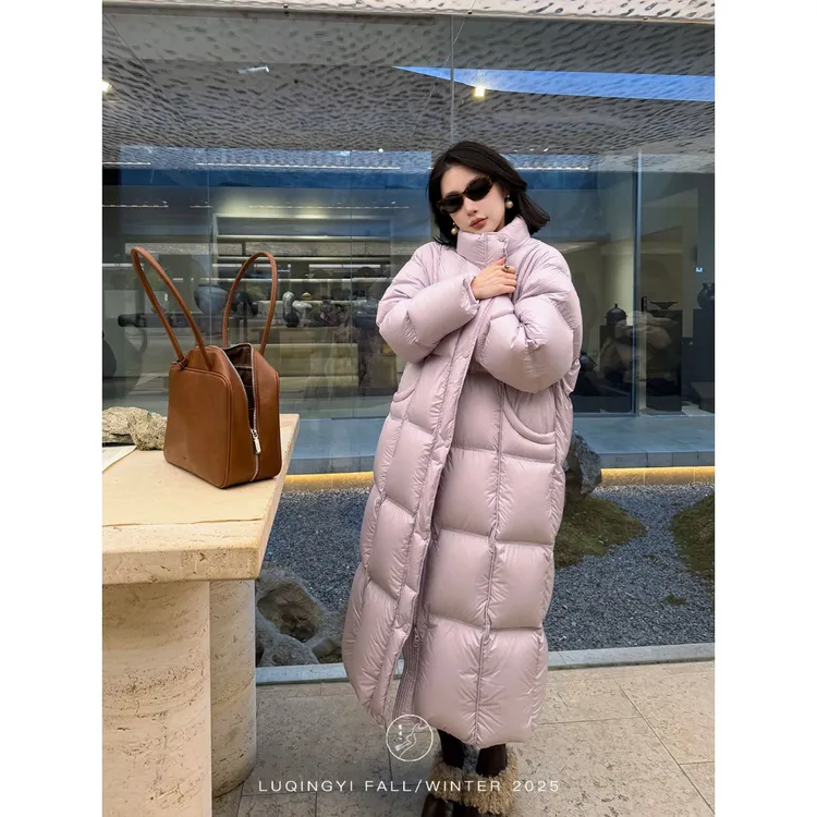 鹭青一原创【辞旧】90白鹅绒蓬松连帽保暖长款羽绒服L25Y1143L