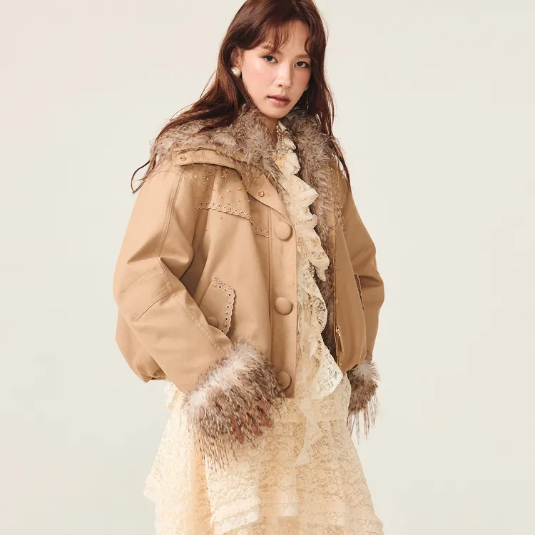 lefame拉飞姆2025冬季新款时尚拼接波嬉风卡其色风衣式短款羽绒服