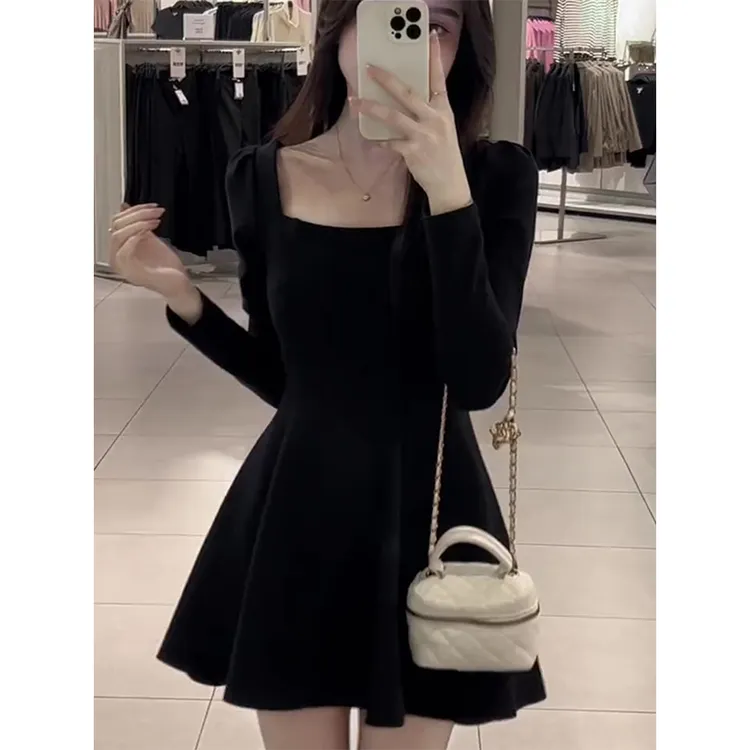 赫本风法式黑色连衣裙女高级感女秋季收腰显瘦气质时髦a字小黑裙