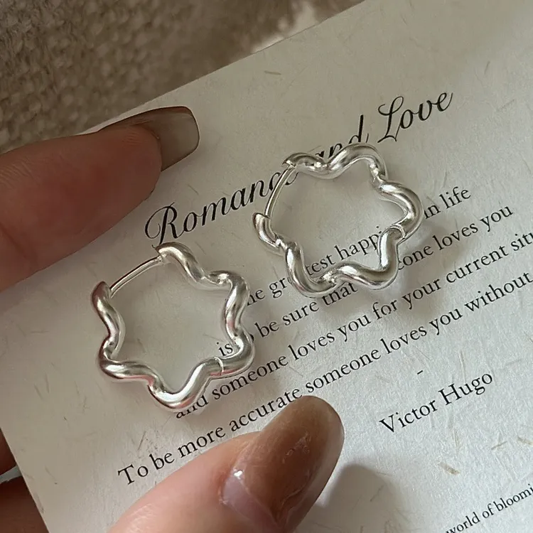 925银耳饰 韩版小众复古哑光小花耳扣韩国风时髦简约百搭波浪耳环