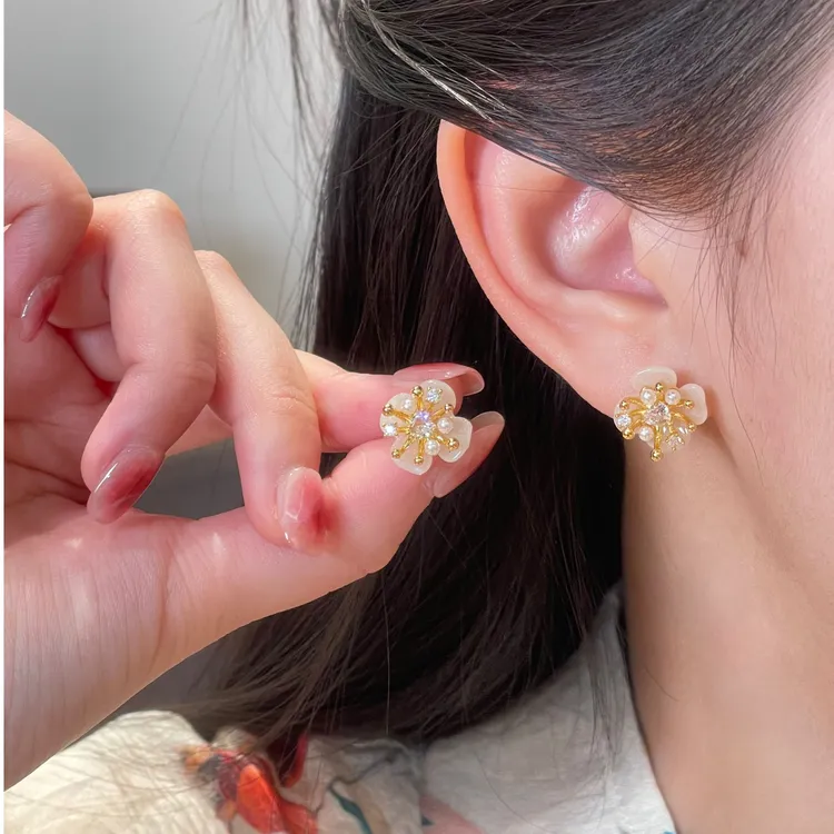 花朵耳钉气质百搭轻奢高级通勤夏日穿搭甜美耳饰R2871