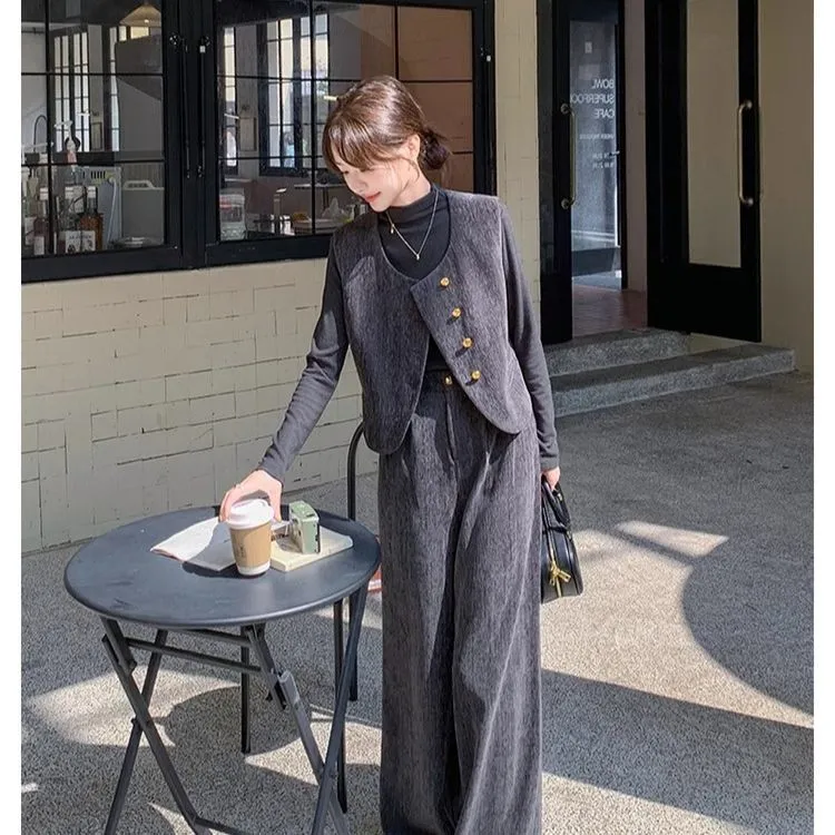 2025超火秋季套装女设计感轻熟风圆领马甲长裤三件套灰色时尚套装