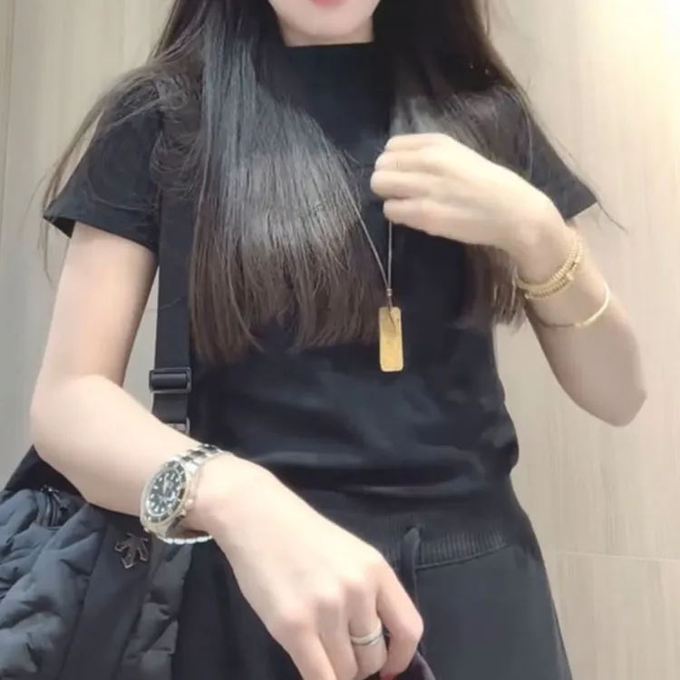 萱贝纯时尚修身显瘦T恤打底衫2026春季新款纯色百搭正肩磨毛短袖