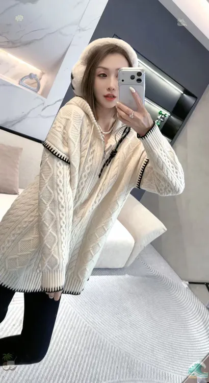 熙薇【闲庭雅调】2025冬季新款时尚休闲连帽宽松毛衣H6649