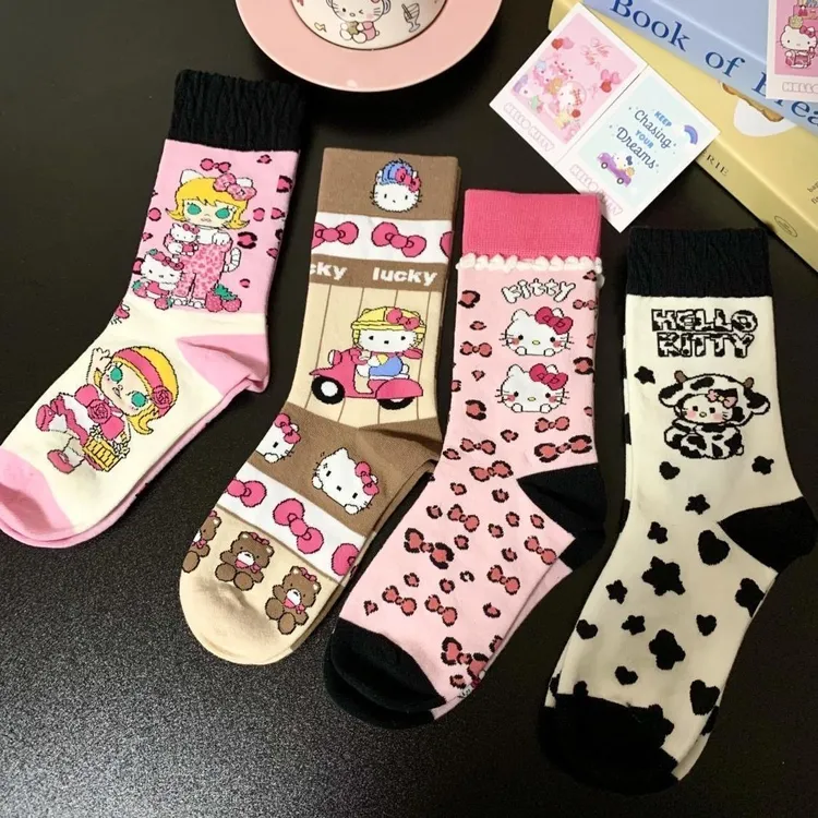 日系可爱卡通动漫Hello Kitty中筒袜少女学院风春秋棉袜甜美潮酷
