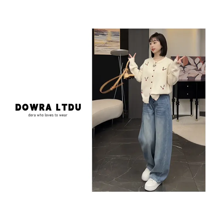 朵拉【圣诞小鹿】2025年冬季新款圆领小鹿刺绣长袖百搭毛衣41-18032