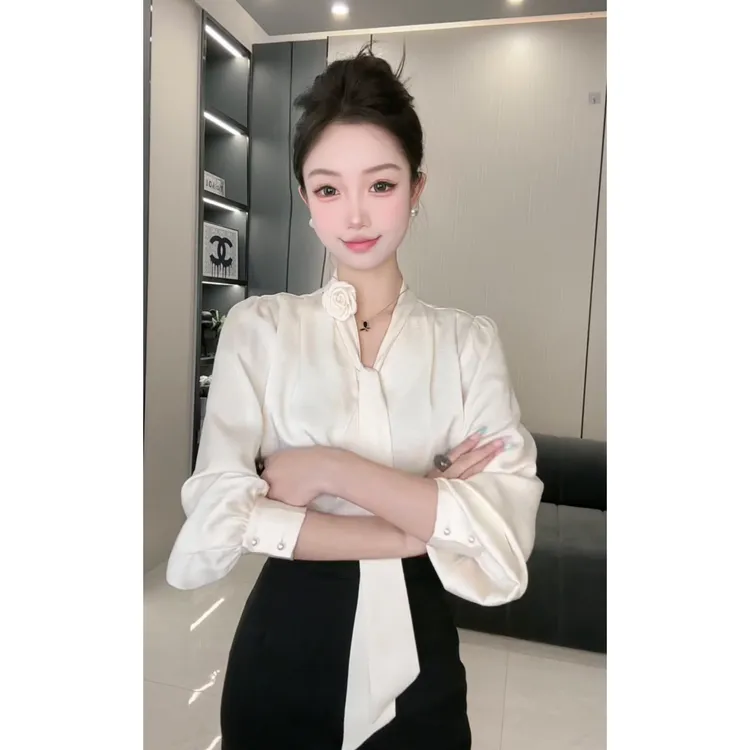 玫瑰胸花飘带衬衫女2025新款职业通勤法式气质V领长袖上衣