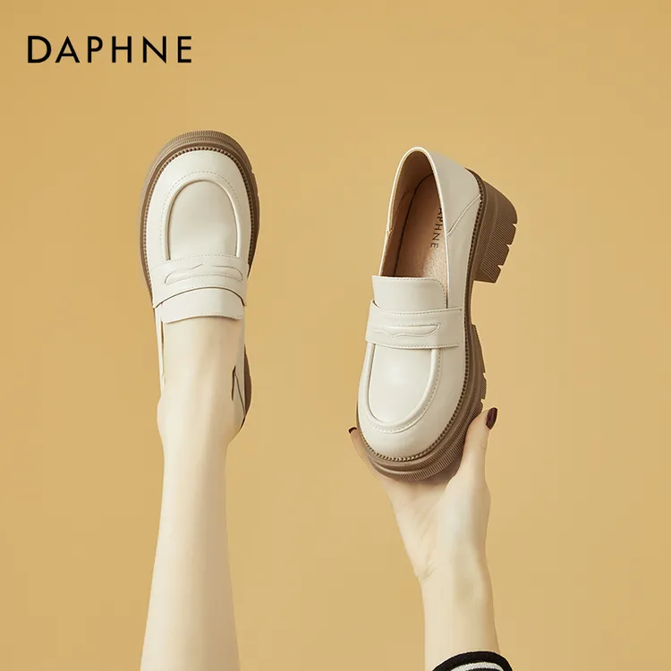 达芙妮粗跟小皮鞋女款2025新款休闲百搭通勤上班族乐福鞋加绒厚底