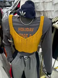 悠悠 小众时尚百搭显瘦设计感针织吊带背心➕字母垫肩T