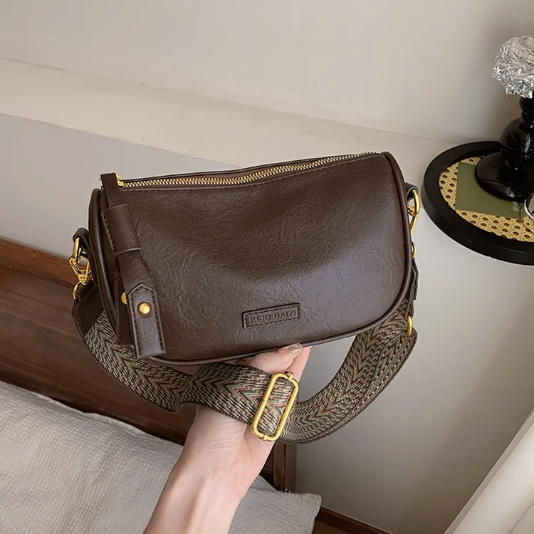 包包女2025新款单肩潮流高级感小众马鞍小包包包女款爆款2025新款